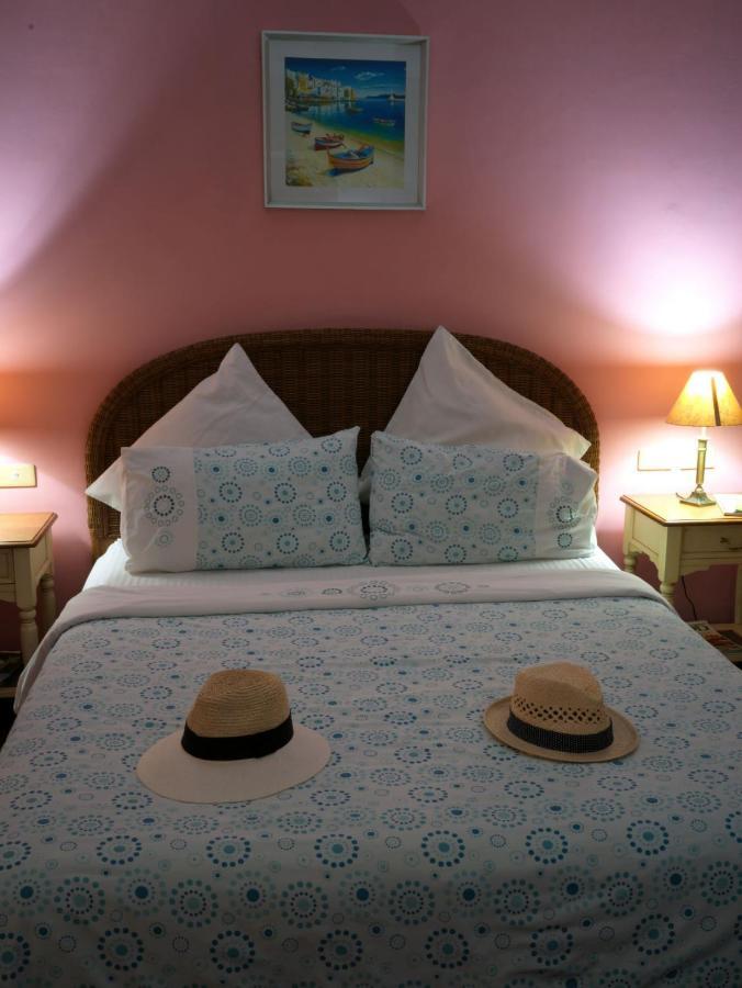 Las Flores Beachside Hotel Catmon Экстерьер фото